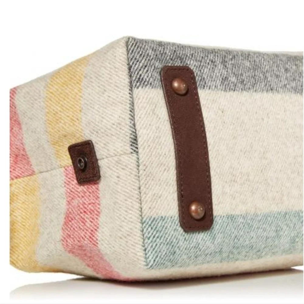 GLACIER STRIPE ESSENTIALS POUCH